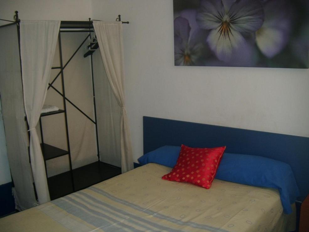 Puerta Del Sol Rooms Madrid Chambre photo