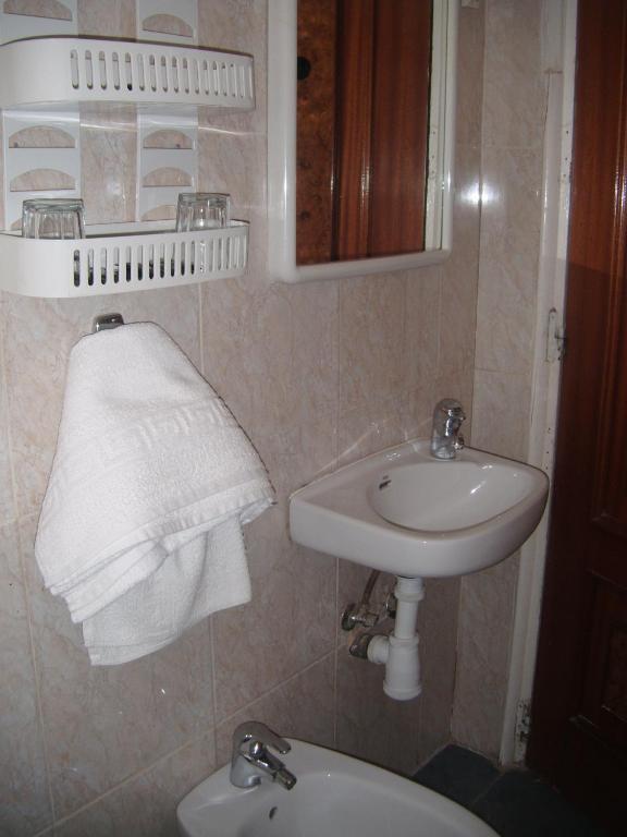 Puerta Del Sol Rooms Madrid Chambre photo