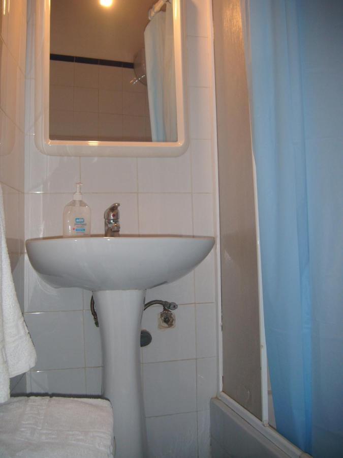 Puerta Del Sol Rooms Madrid Chambre photo